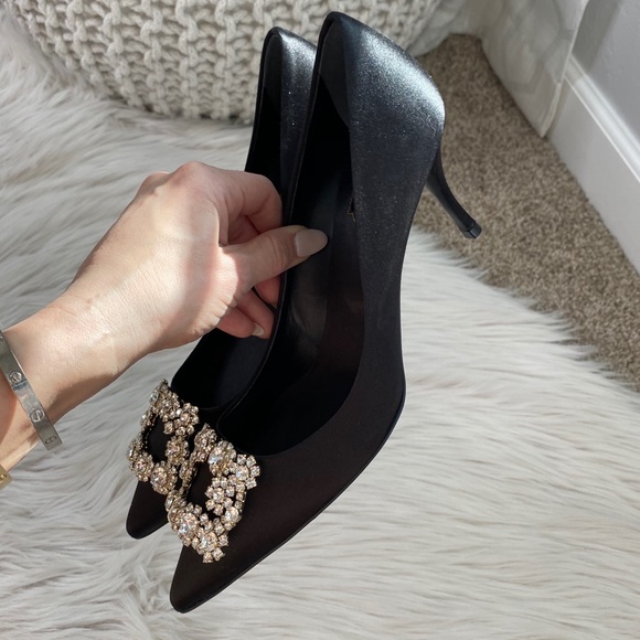 SOLD🖤Roger Vivier Crystal Flower Strass Heels - Picture 7 of 12